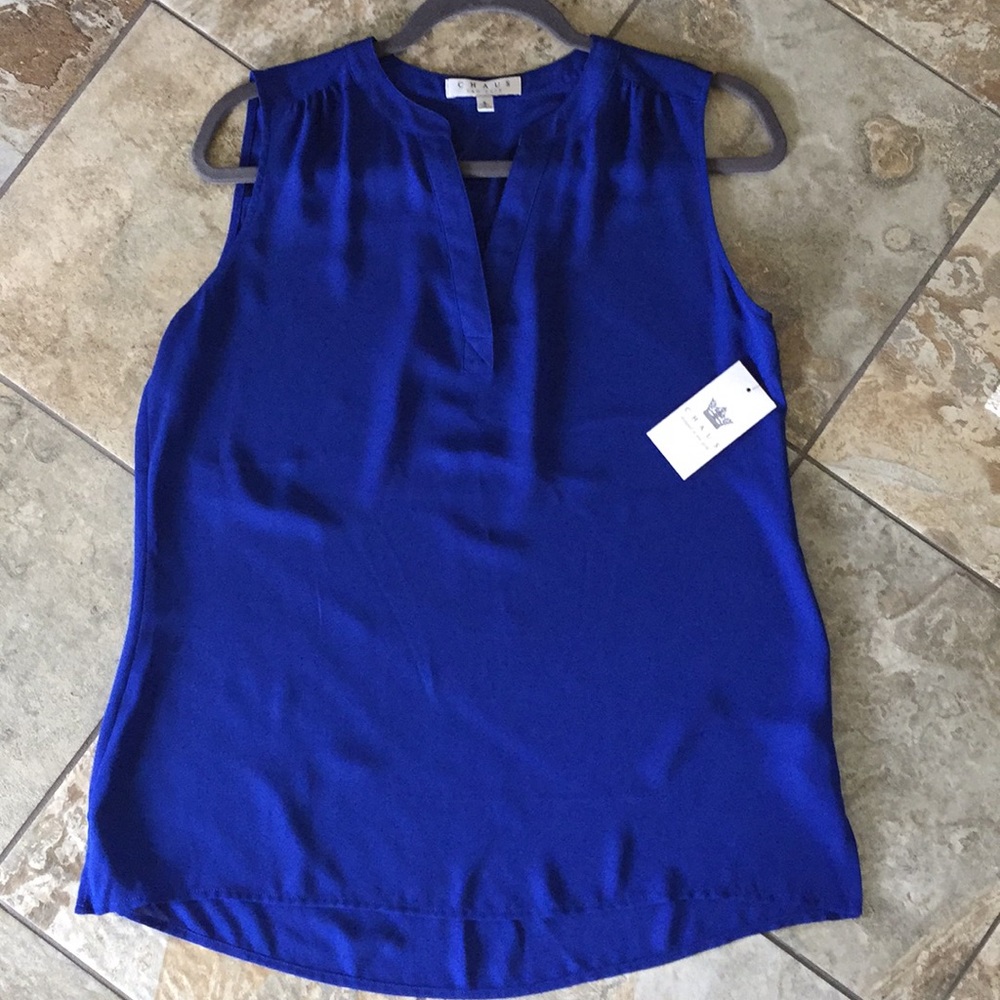 Chaus Sleeveless Flowy Blouse